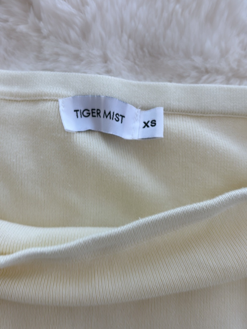 Tiger Mist Cypress Mini Dress Cream Off-Shoulder Tie Front Detail - Picture 7 of 8